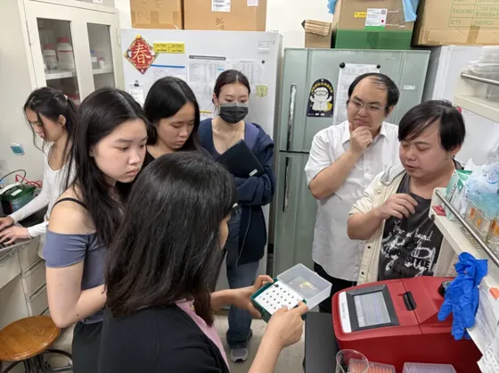 First outreach outing to Professor Cheng Mei-Chun’s lab at NTU.