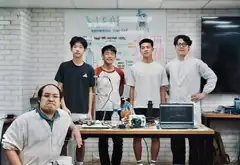 Hardware and bioreactor members, in front of the set